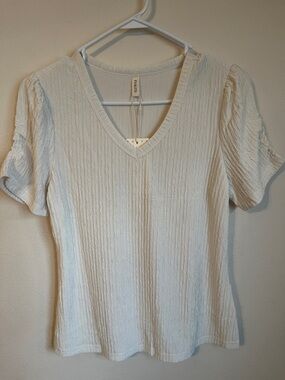 Women's Cream V-Neck Short Sleeve Textured Tee